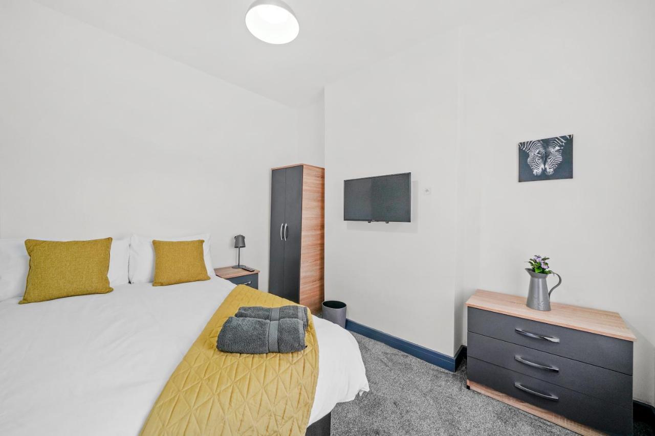 Modern Equipped 4 Bedroom House In Central Stoke-Free Parking Stoke-on-Trent Exterior foto