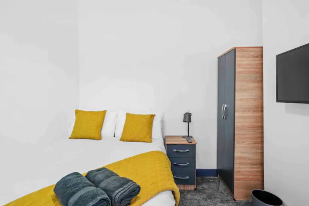 Modern Equipped 4 Bedroom House In Central Stoke-Free Parking Stoke-on-Trent Exterior foto